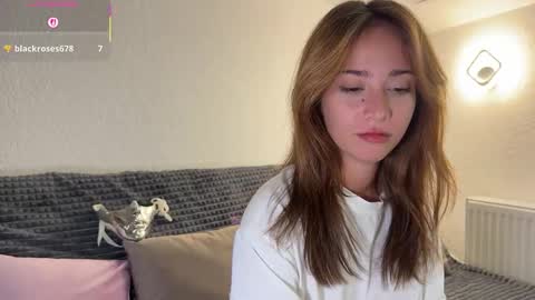 Snapshot of hannahinto chatting on 10-31-25, 01:23 hannahinto online show from 10-31-25, 01:23