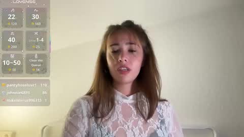 Snapshot of hannahinto chatting on 11-18-25, 04:33 hannahinto online show from 11-18-25, 04:33