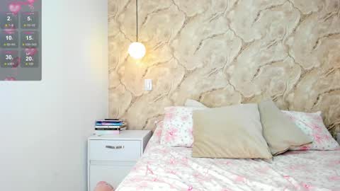 Snapshot of hannahudson__ chatting on 02-09-25, 09:28 Camila online show from 02-09-25, 09:28