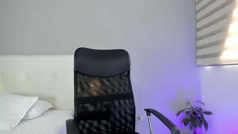 hannamartinnez online show from 02-16-25, 04:21