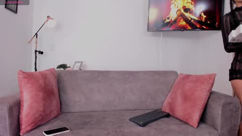 Hanna Os online show from 01-18-25, 03:59