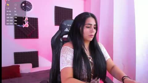Snapshot of hannarusso chatting on 09-18-25, 08:22 Hanna online show from 09-18-25, 08:22
