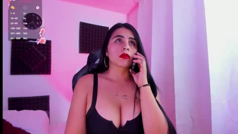 Snapshot of hannarusso chatting on 09-28-25, 12:27 Hanna online show from 09-28-25, 12:27