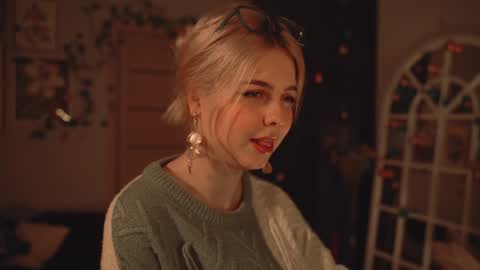 Snapshot of hannasthesia chatting on 12-19-24, 01:50 Hanna online show from 12-19-24, 01:50