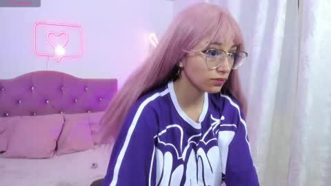 Snapshot of hanni_tay chatting on 11-27-25, 12:07 HANNI online show from 11-27-25, 12:07