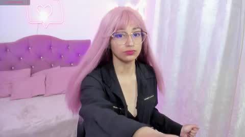 Snapshot of hanni_tay chatting on 12-01-25, 11:59 HANNI online show from 12-01-25, 11:59