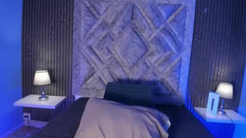 hannyk_ online show from 01-07-26, 11:56