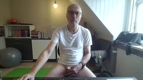 Hanse online show from 02-25-25, 01:39