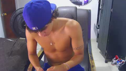 Snapshot of hansel_take chatting on 08-05-26, 10:23 hansel_take online show from 08-05-26, 10:23