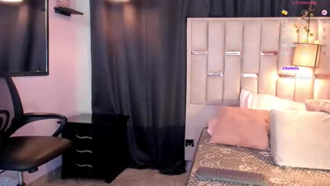 Snapshot of hanzking01 chatting on 11-22-25, 10:58 Hanzking01 online show from 11-22-25, 10:58