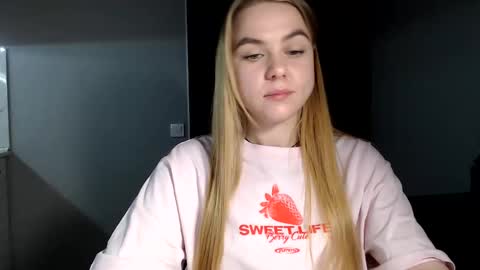 Snapshot of happy_fox_ chatting on 01-28-25, 08:26 happy_fox_ online show from 01-28-25, 08:26