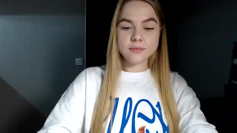 Snapshot of happy_fox_ chatting on 02-05-25, 11:50 happy_fox_ online show from 02-05-25, 11:50