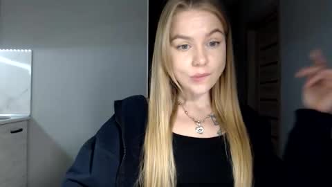 Snapshot of happy_fox_ chatting on 12-13-25, 07:53 happy_fox_ online show from 12-13-25, 07:53