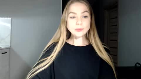 Snapshot of happy_fox_ chatting on 12-14-25, 06:23 happy_fox_ online show from 12-14-25, 06:23