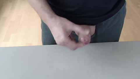 Snapshot of happybugger chatting on 02-16-25, 12:54 Cum for you online show from 02-16-25, 12:54