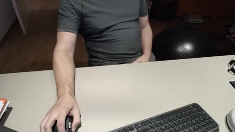 Snapshot of happybugger chatting on 11-16-25, 05:29 Cum for you online show from 11-16-25, 05:29