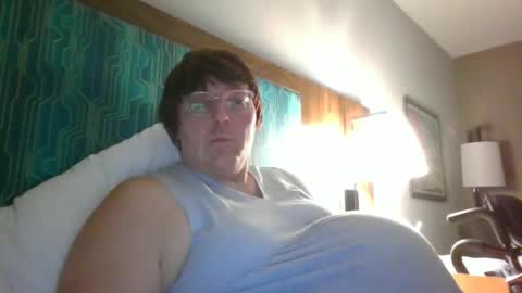 Snapshot of happynpregnant chatting on 12-31-24, 02:40 happynpregnant online show from 12-31-24, 02:40