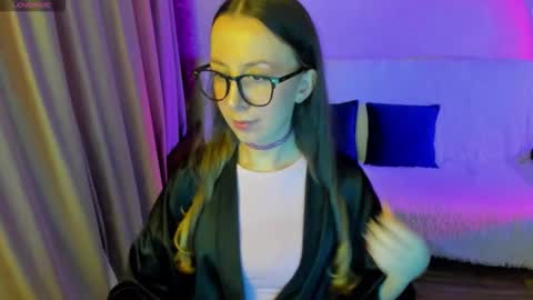 Stephanie online show from 09-21-25, 03:24