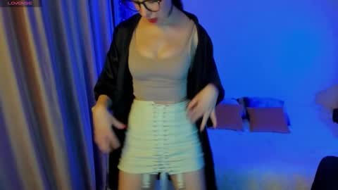 Stephanie online show from 10-10-25, 04:17