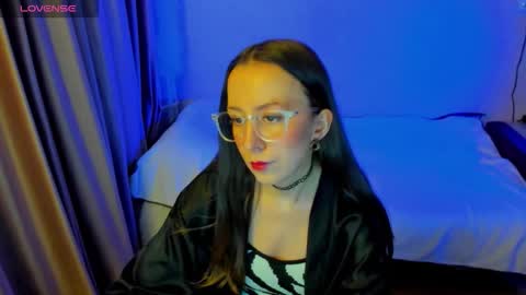 Stephanie online show from 03-06-26, 06:37