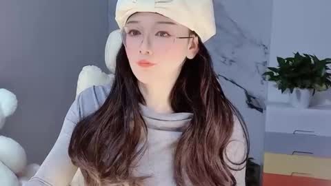 Snapshot of happysweetie168 chatting on 12-09-24, 05:08 Daisy online show from 12-09-24, 05:08