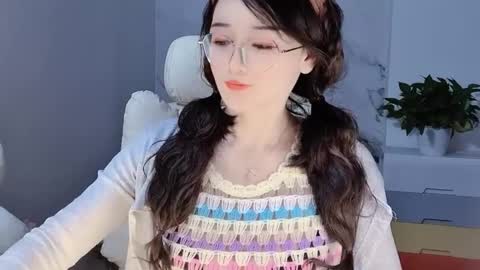 Snapshot of happysweetie168 chatting on 12-12-24, 04:21 Daisy online show from 12-12-24, 04:21