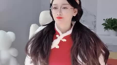 Snapshot of happysweetie168 chatting on 02-09-25, 05:19 Daisy online show from 02-09-25, 05:19