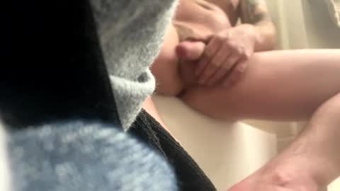 Snapshot of hardcovk2486 chatting on 12-31-24, 04:27 hardcovk2486 online show from 12-31-24, 04:27