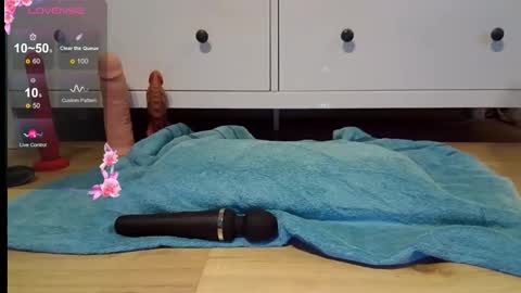 Snapshot of harddom95 chatting on 09-19-25, 07:32 hardom online show from 09-19-25, 07:32