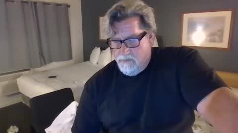 Snapshot of hardfreak4you chatting on 09-28-25, 01:05 hardfreak4you online show from 09-28-25, 01:05
