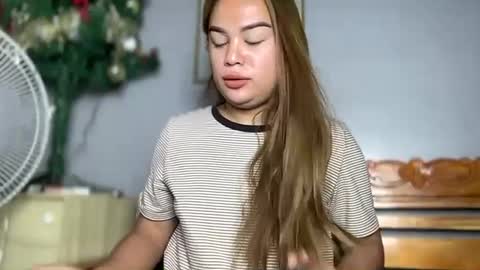 Snapshot of hardfucking_kelly chatting on 02-06-25, 12:43 jessabelle online show from 02-06-25, 12:43