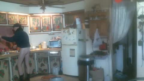 Snapshot of hardinhand44 chatting on 01-09-25, 11:45 john nobles online show from 01-09-25, 11:45