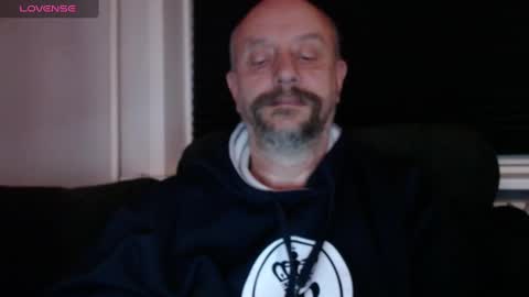 Snapshot of hardmrlazy chatting on 12-26-24, 03:20 MrLazy online show from 12-26-24, 03:20