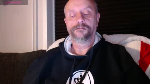 Snapshot of hardmrlazy chatting on 12-27-24, 05:26 MrLazy online show from 12-27-24, 05:26