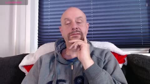 Snapshot of hardmrlazy chatting on 01-05-25, 01:36 MrLazy online show from 01-05-25, 01:36