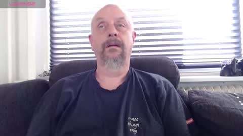 Snapshot of hardmrlazy chatting on 09-11-25, 11:43 MrLazy online show from 09-11-25, 11:43