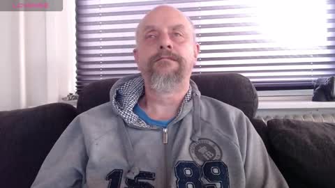 Snapshot of hardmrlazy chatting on 09-21-25, 01:57 MrLazy online show from 09-21-25, 01:57