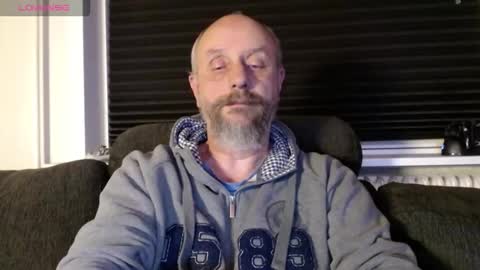 Snapshot of hardmrlazy chatting on 10-14-25, 06:42 MrLazy online show from 10-14-25, 06:42