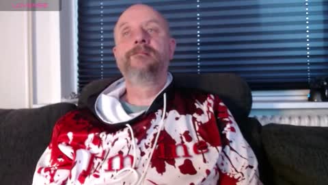 Snapshot of hardmrlazy chatting on 11-12-25, 11:32 MrLazy online show from 11-12-25, 11:32