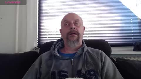 Snapshot of hardmrlazy chatting on 11-21-25, 09:52 MrLazy online show from 11-21-25, 09:52