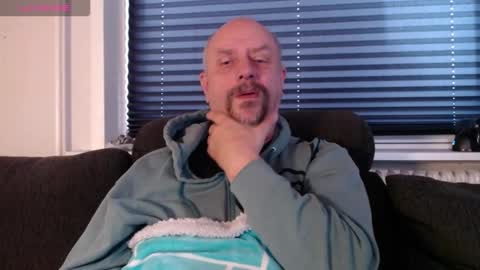 Snapshot of hardmrlazy chatting on 11-25-25, 10:48 MrLazy online show from 11-25-25, 10:48