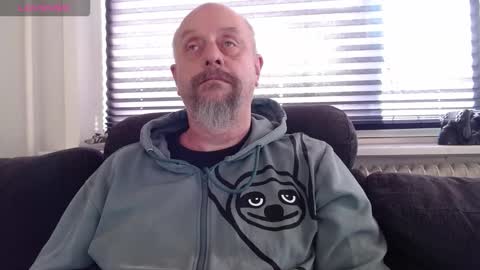 Snapshot of hardmrlazy chatting on 11-26-25, 11:00 MrLazy online show from 11-26-25, 11:00