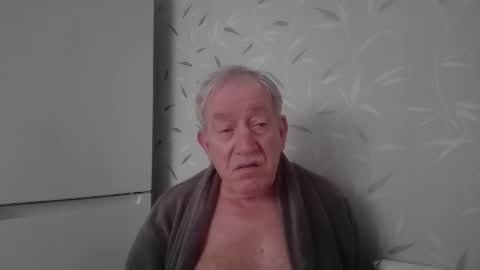 hardon4u123456789 online show from 11-05-25, 02:28