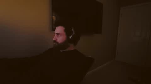 Snapshot of hardswtch chatting on 12-07-24, 11:12 Tom online show from 12-07-24, 11:12