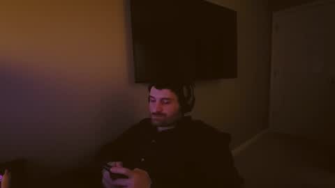 Snapshot of hardswtch chatting on 12-11-24, 11:43 Tom online show from 12-11-24, 11:43