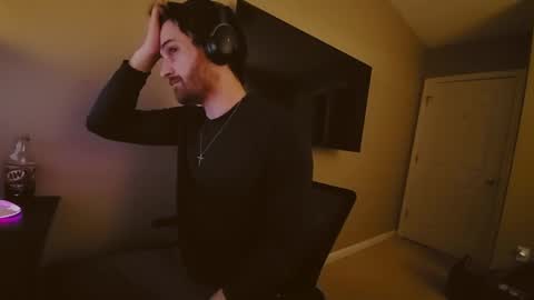 Snapshot of hardswtch chatting on 12-21-24, 12:42 Tom online show from 12-21-24, 12:42