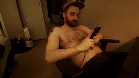 Snapshot of hardswtch chatting on 09-11-25, 12:38 Tom online show from 09-11-25, 12:38