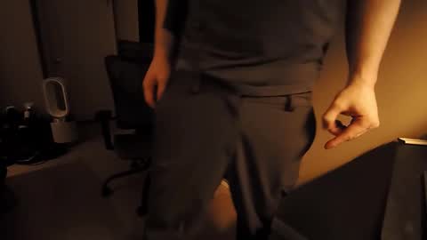 Snapshot of hardswtch chatting on 09-15-25, 10:32 Tom online show from 09-15-25, 10:32