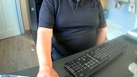 hardy3251 online show from 09-18-25, 12:18