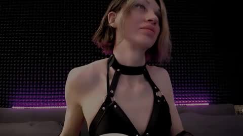 Miss Hardy online show from 03-19-26, 02:48